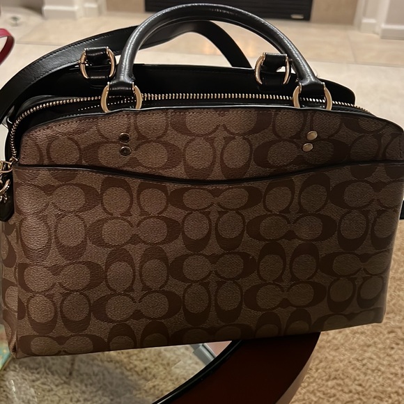 Coach medium size bag with large straps also. - Picture 3 of 4